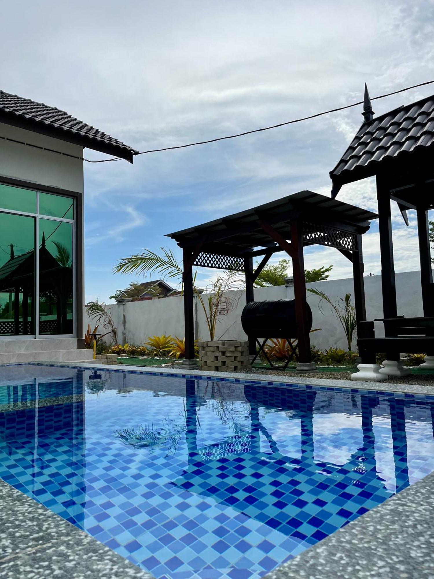 The Broms Villa Kuala Terengganu Exterior photo